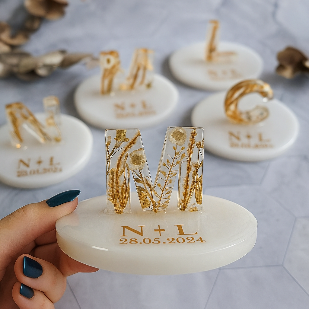 Personalized Resin Initials with Stand